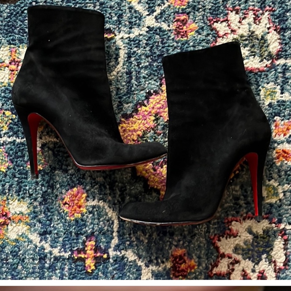 Christian louboutin suede booties size 40